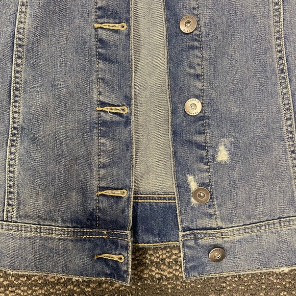 Torrid Medium Wash Longline Destructed Denim Jacket Size 3 - Picture 8 of 13